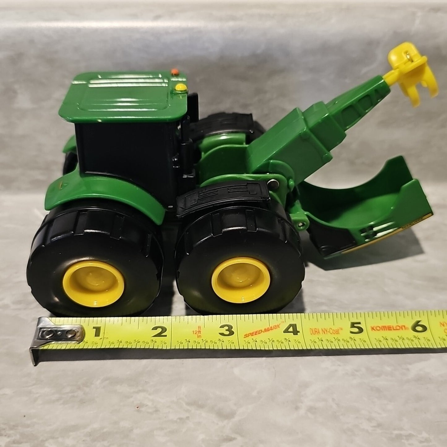 John Deere Monster Treads Tractor w/ Pop-Out Claw Green ERTL
