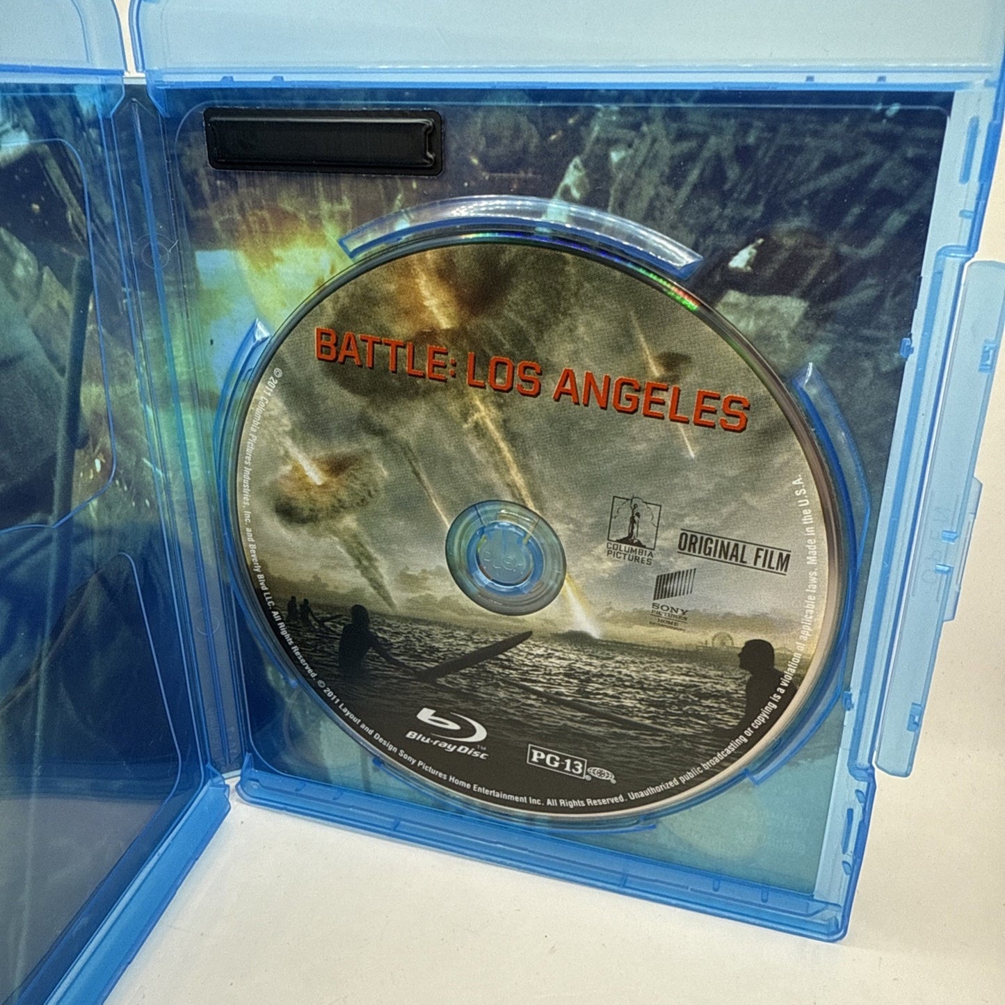 Battle: Los Angeles (Blu-ray, 2011) It’s Not War. It’s Survival. Chris Bertolini