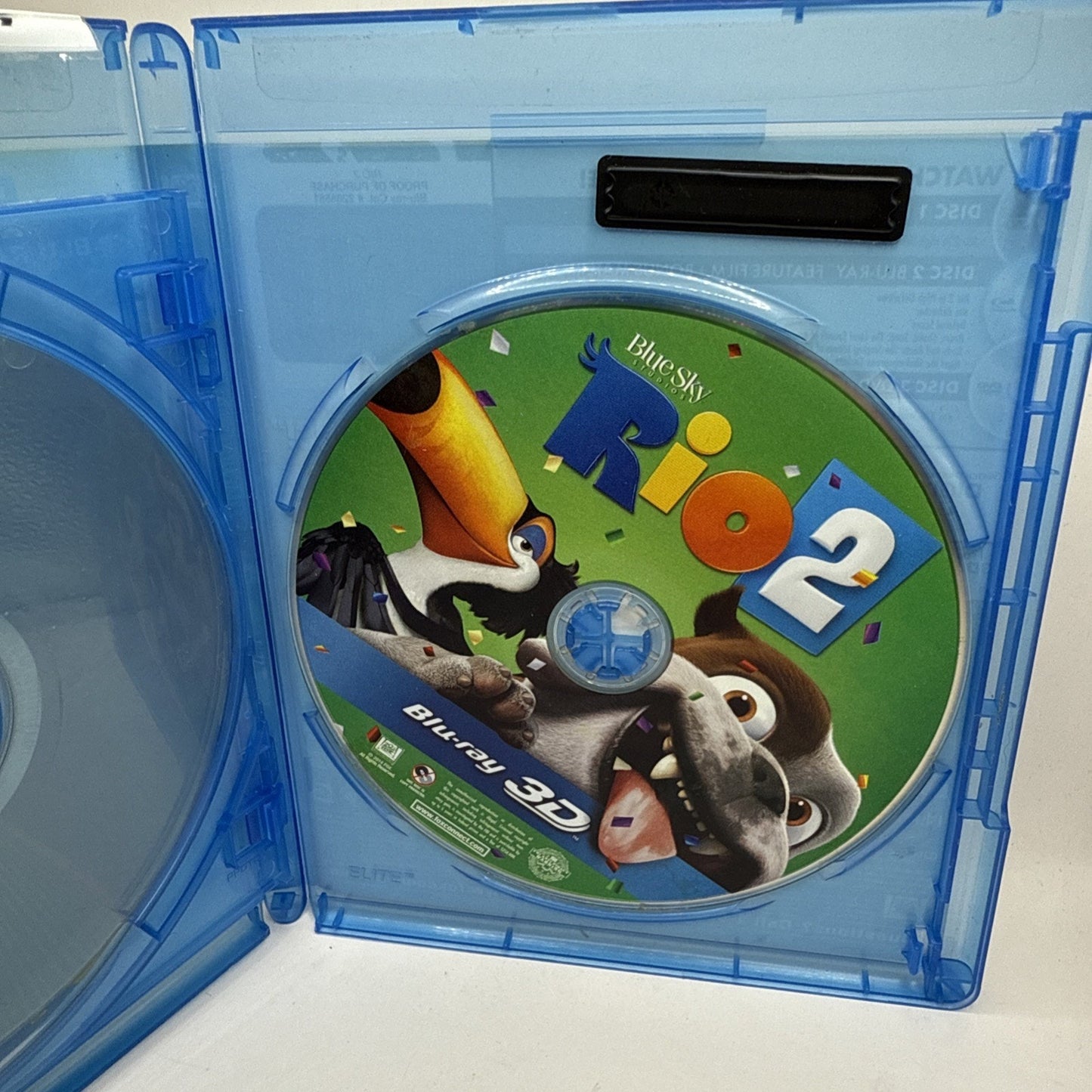 Rio 2 Blu-ray & Blu-ray 3D & DVD (3 Discs) Deluxe Edition Combo Movie
