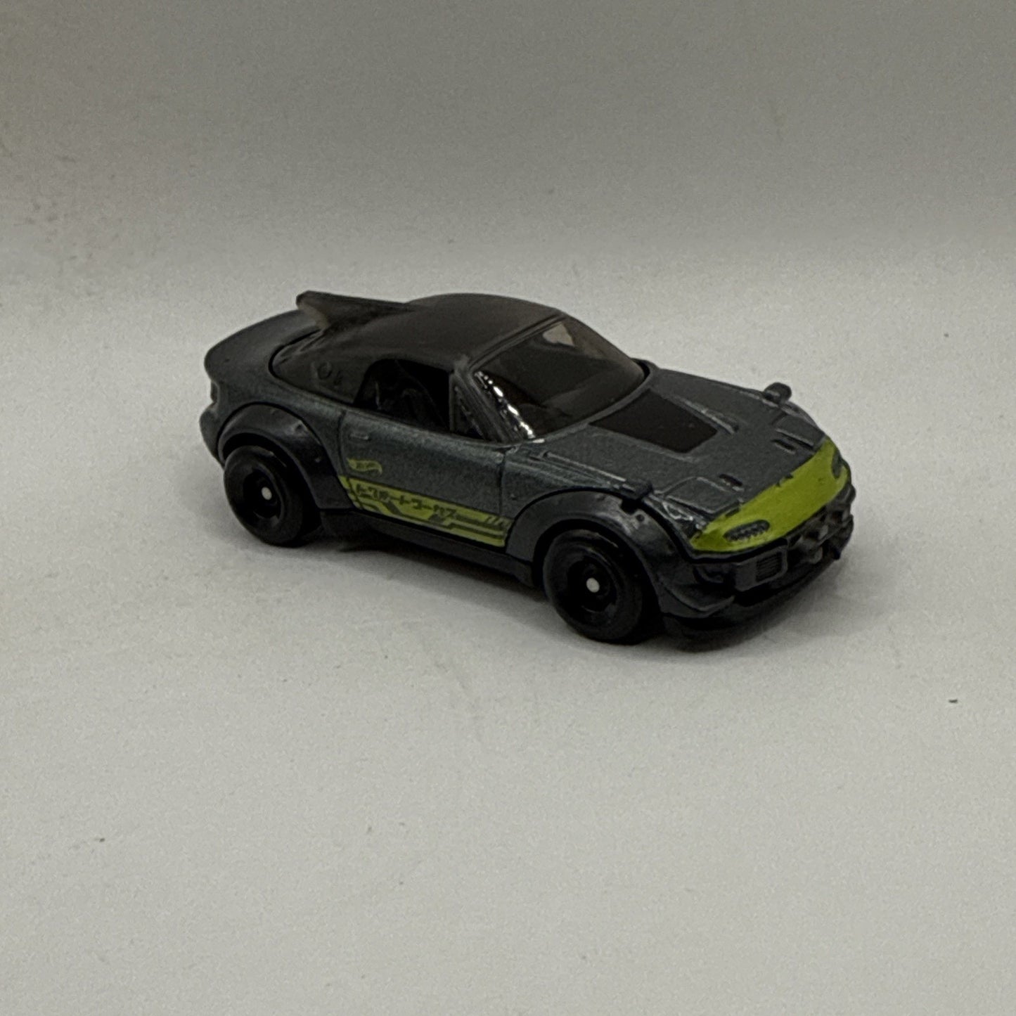 Mazda MX-5 Miata 1:64 Diecast #1 Hot Wheels Legends Tour Winner Collectible Car