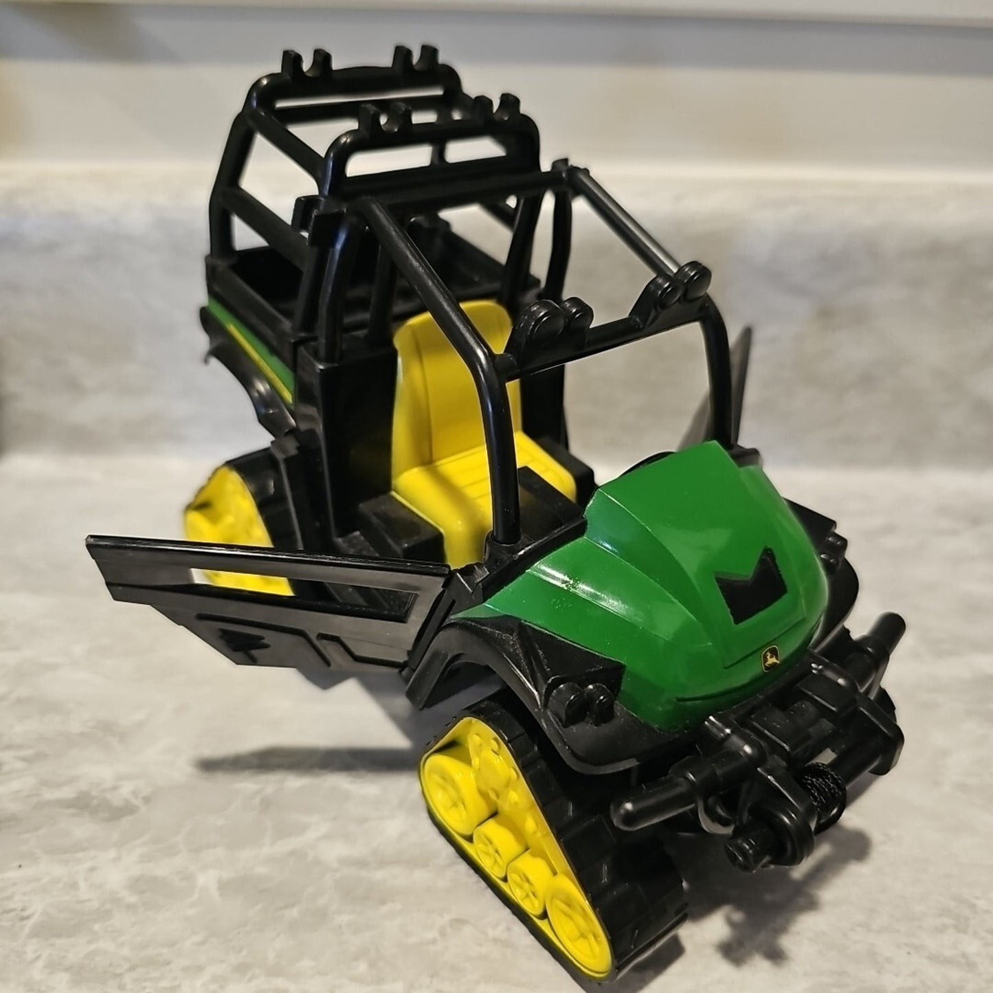TOMY John Deere 7" EX2 5AZ Farm Vehicle Off Road Plastic Kids Toy Display