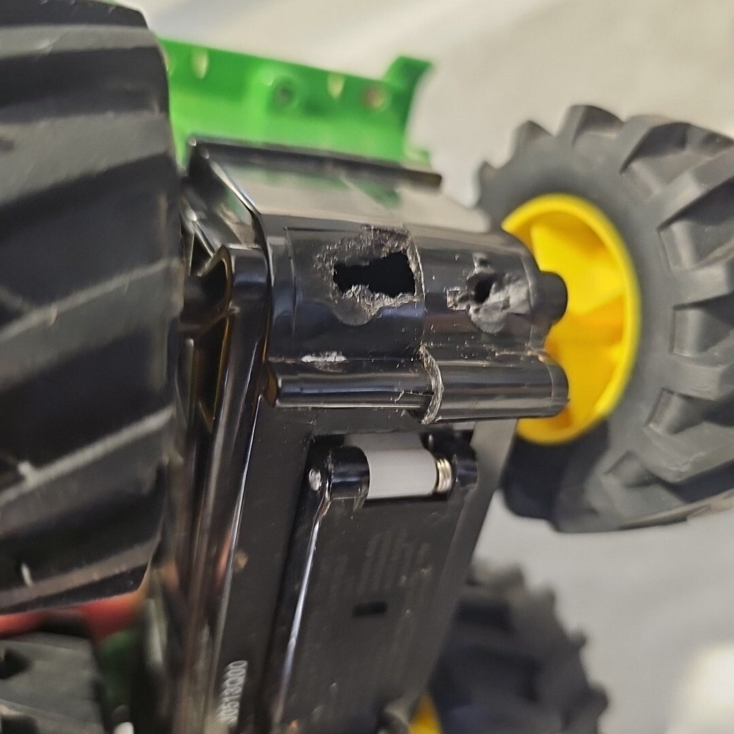 PLASTIC JOHN DEERE 6 X 4 GATOR & TRACKTOR FARM VEHICLES - SOUND NOT WORKING