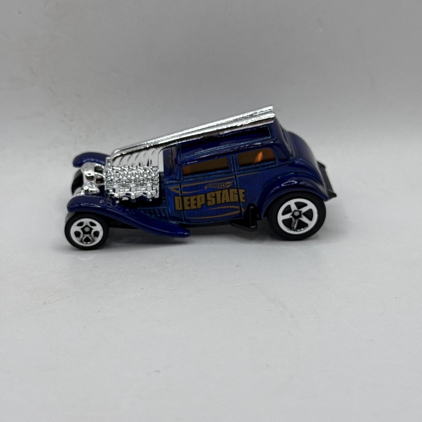 2006 Hot Wheels Straight Pipes 2006 Blue Deep Stage Race Toy Car 1:64 Scale
