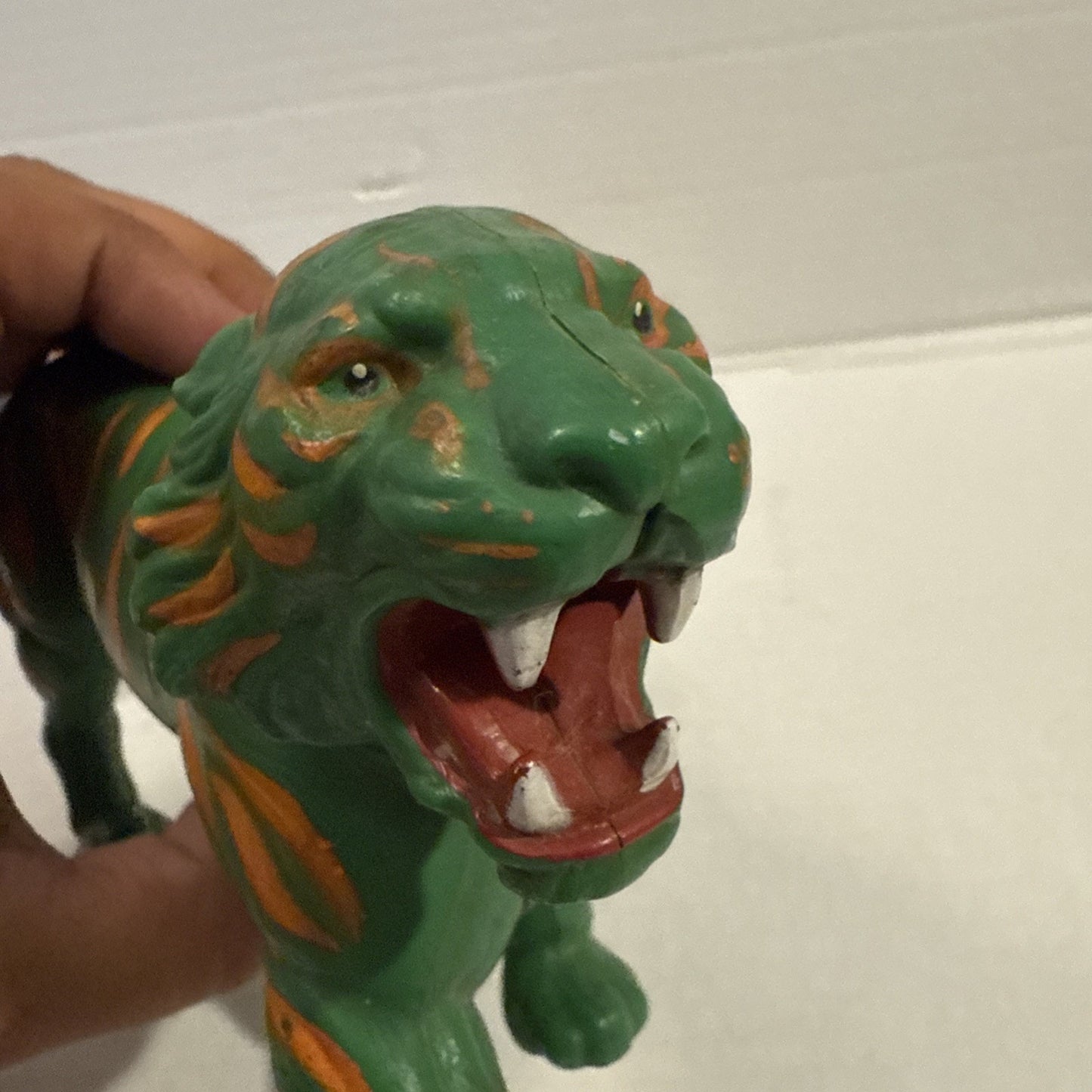 HE-MAN MOTU Battle Cat VTG Figure Masters Universe Toy Display