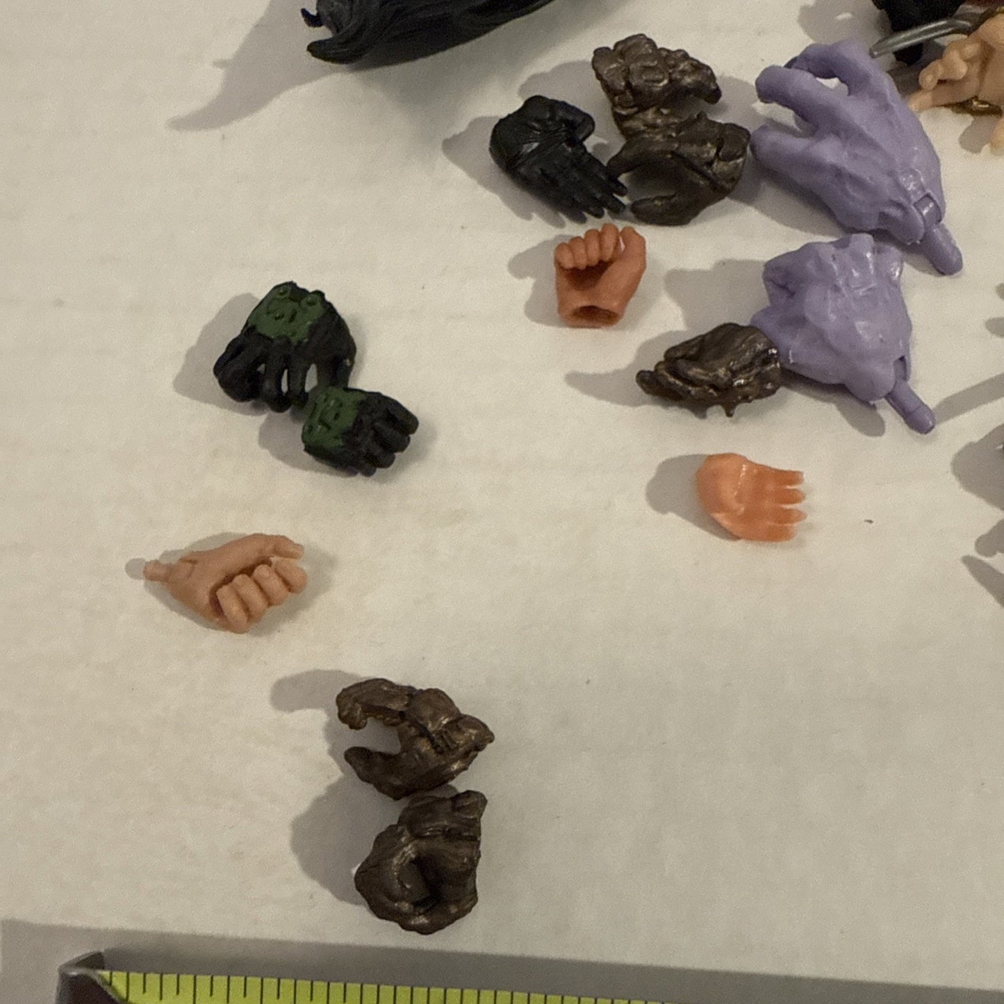 Lot Of Action Figure Random Assortment Of Hands + Gargoyle Head + Accessories