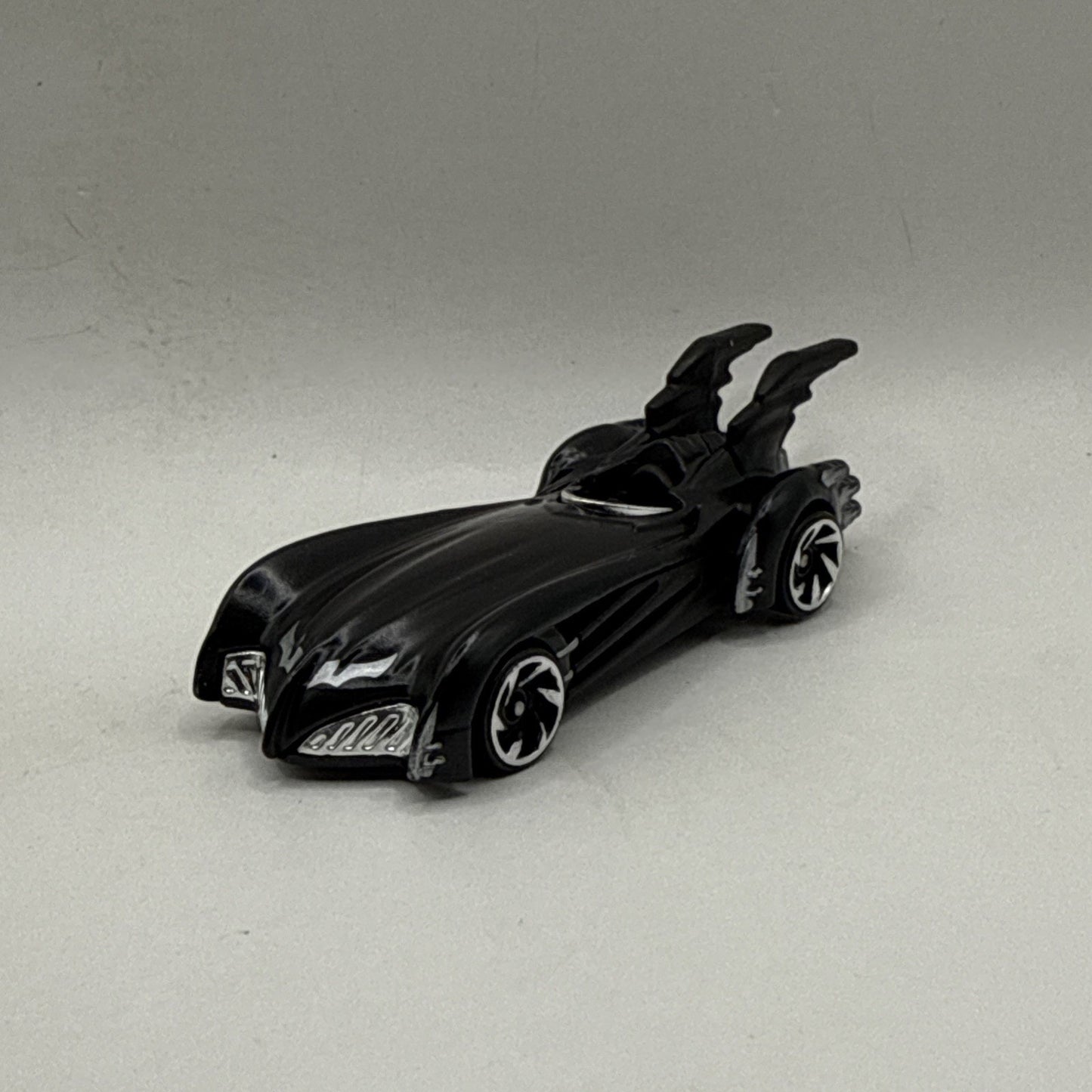 Hot Wheels Batman & Robin Batmobile 2023 Mattel 1:64 Die-cast Dc Comics Car