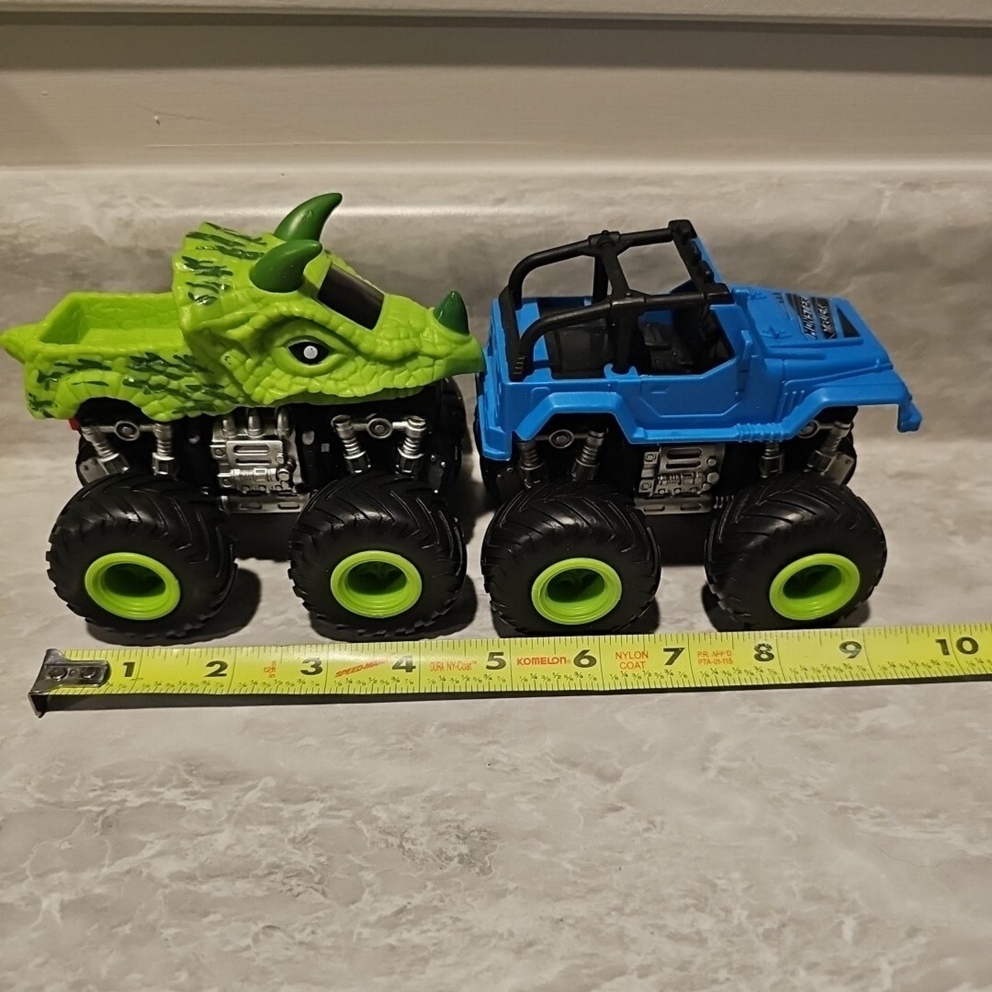 Kid Connection MONSTER TRUCK Green Triceratops & Blue Jeep Wrangler 4.5" Toys