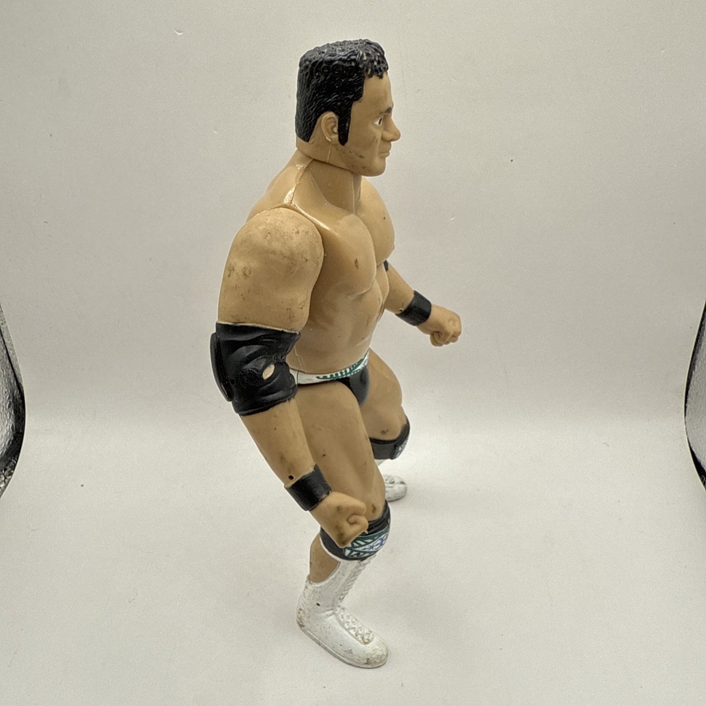 WWF Jakks Pacific 1998 Shotgun Saturday Night Series 1 Rocky Maivia The Rock