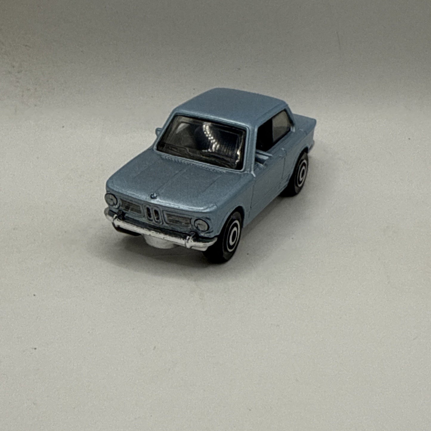 2002 Matchbox 1969 BMW 1/64 Scale Die-cast Toy Car European Classic