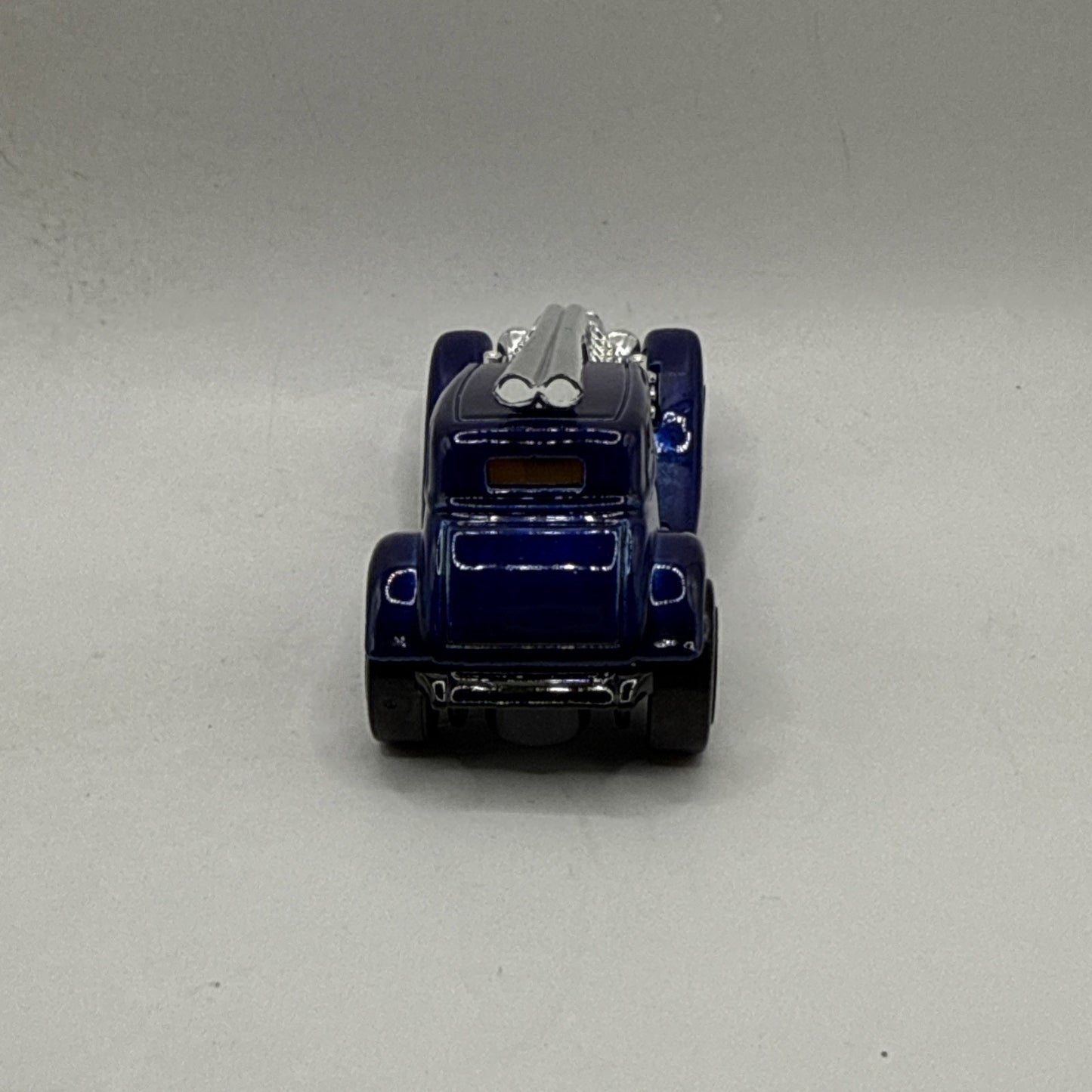 2006 Hot Wheels Straight Pipes 2006 Blue Deep Stage Race Toy Car 1:64 Scale