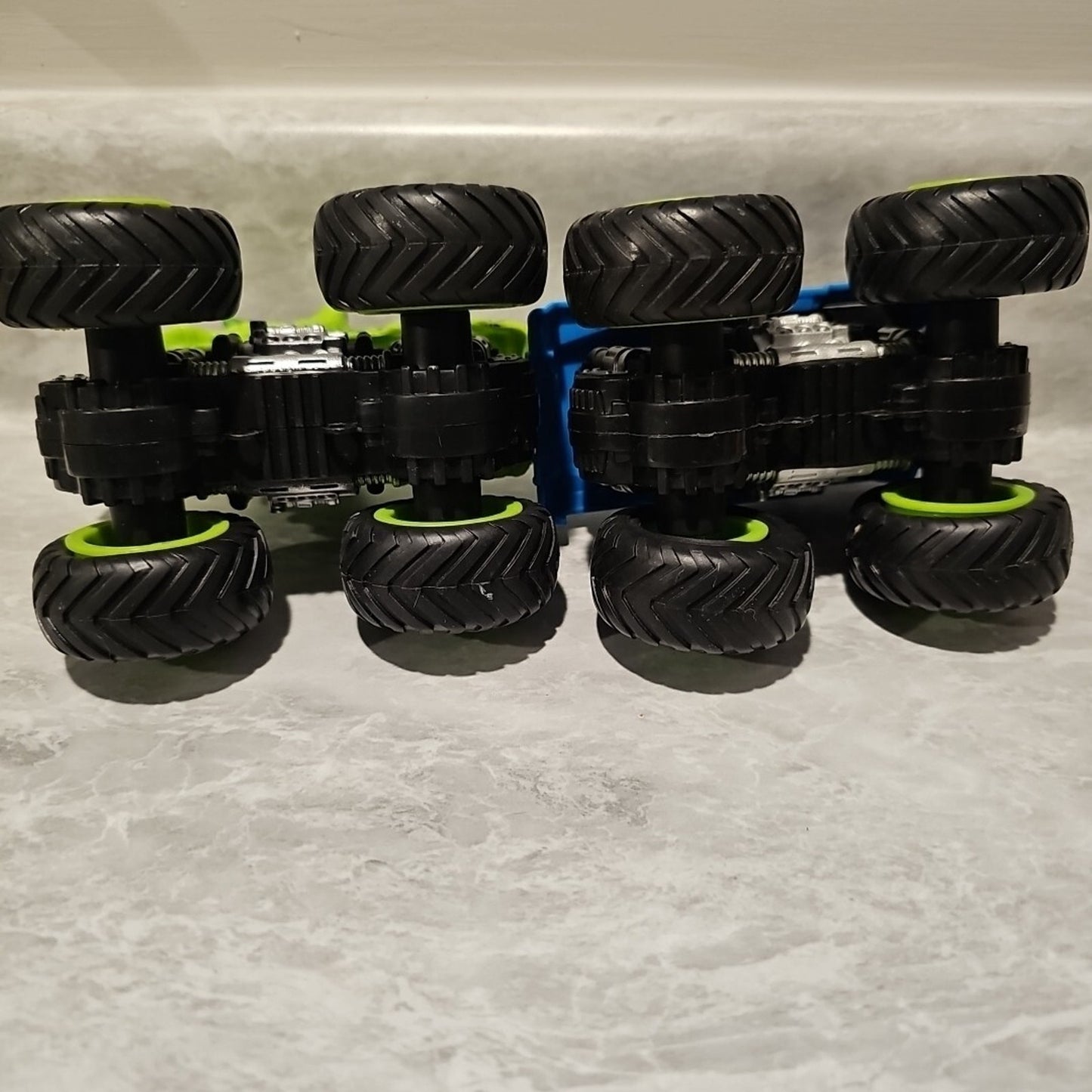 Kid Connection MONSTER TRUCK Green Triceratops & Blue Jeep Wrangler 4.5" Toys