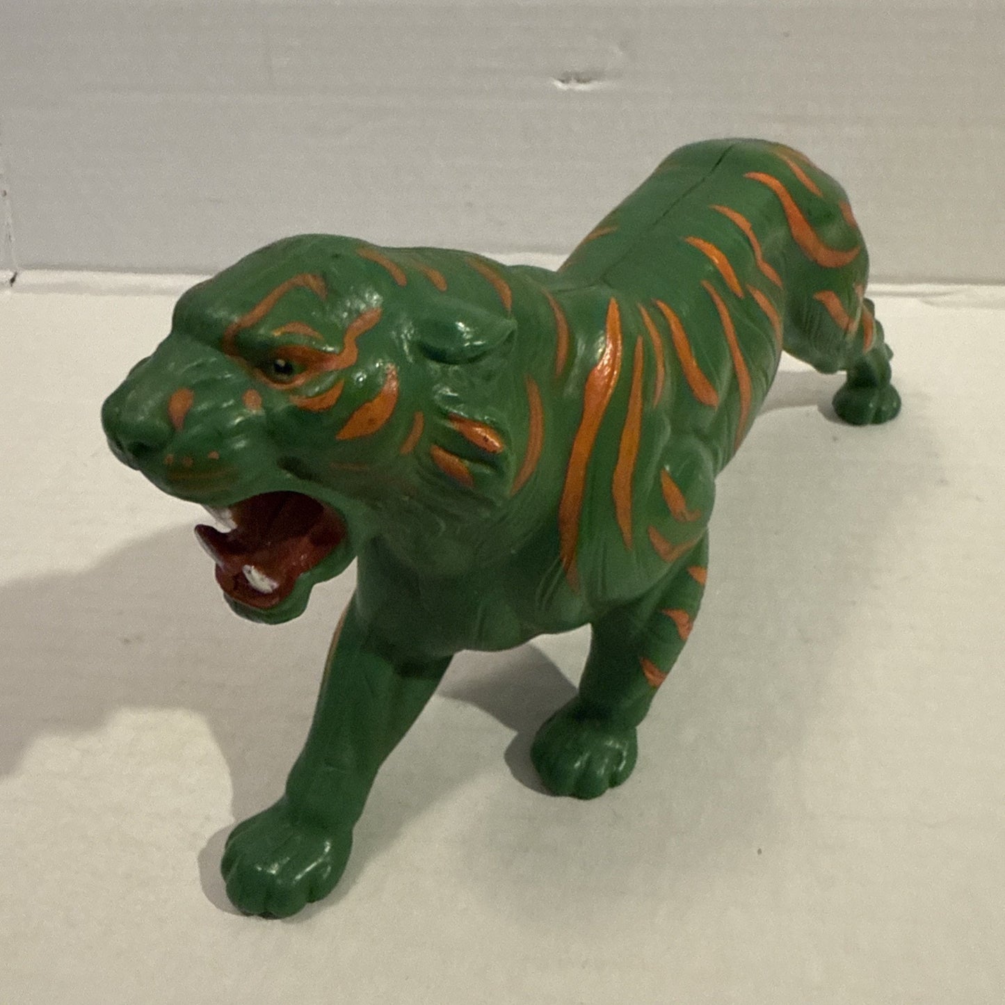 HE-MAN MOTU Battle Cat VTG Figure Masters Universe Toy Display