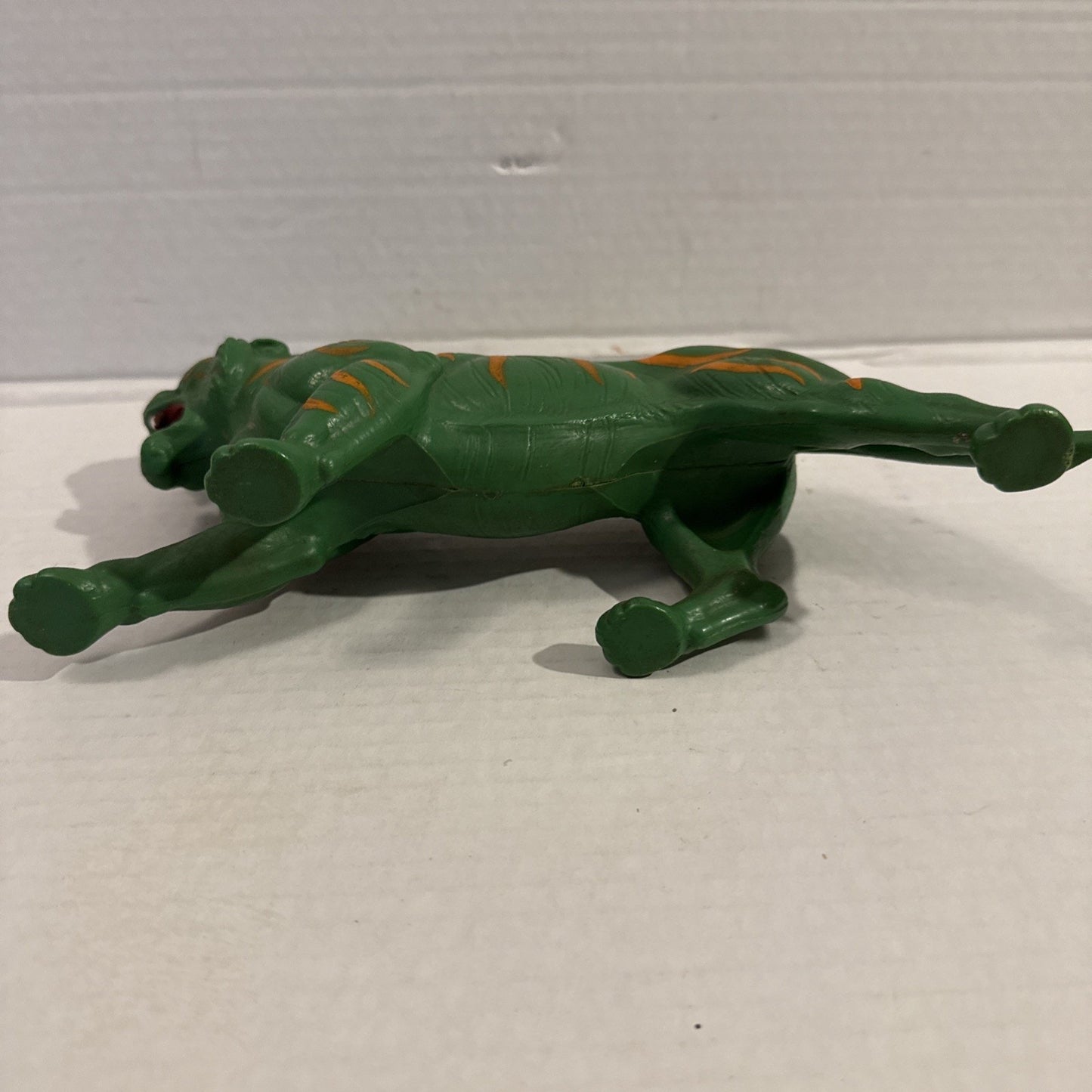 HE-MAN MOTU Battle Cat VTG Figure Masters Universe Toy Display
