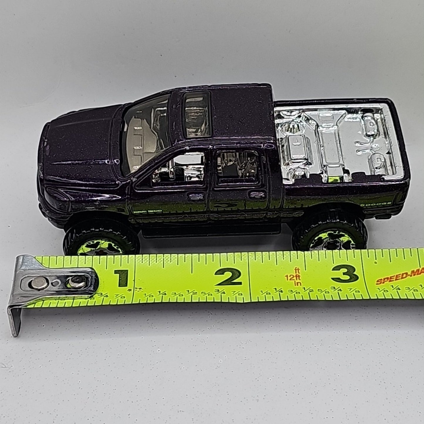 HOT WHEELS 2006 PURPLE DODGE RAM 1500 TRUCK COLLECTIBLE TOY 1:64 SCALE