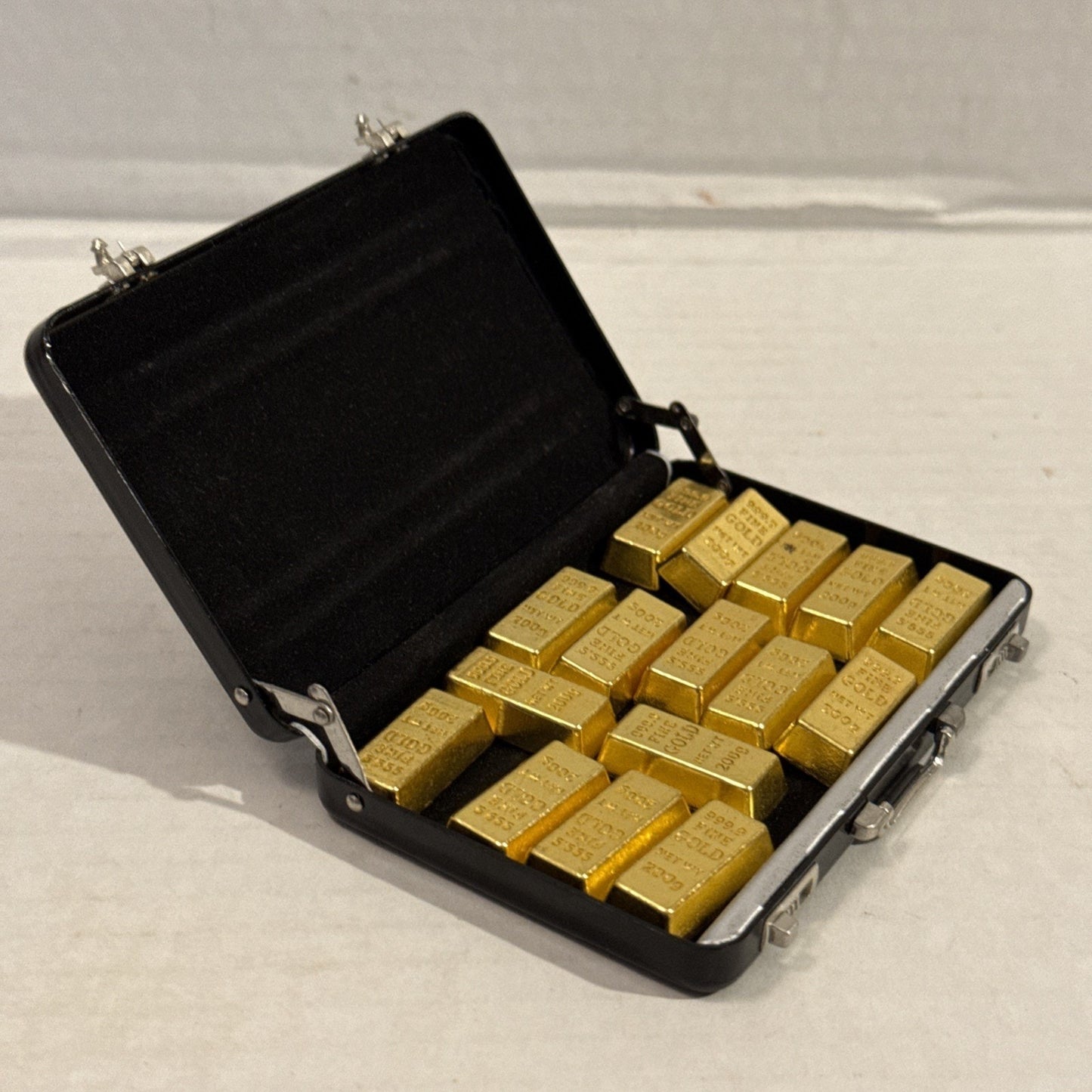 Lot Of Toy Action Figure Gold Bars & Briefcase - Play Money Mini Accessories