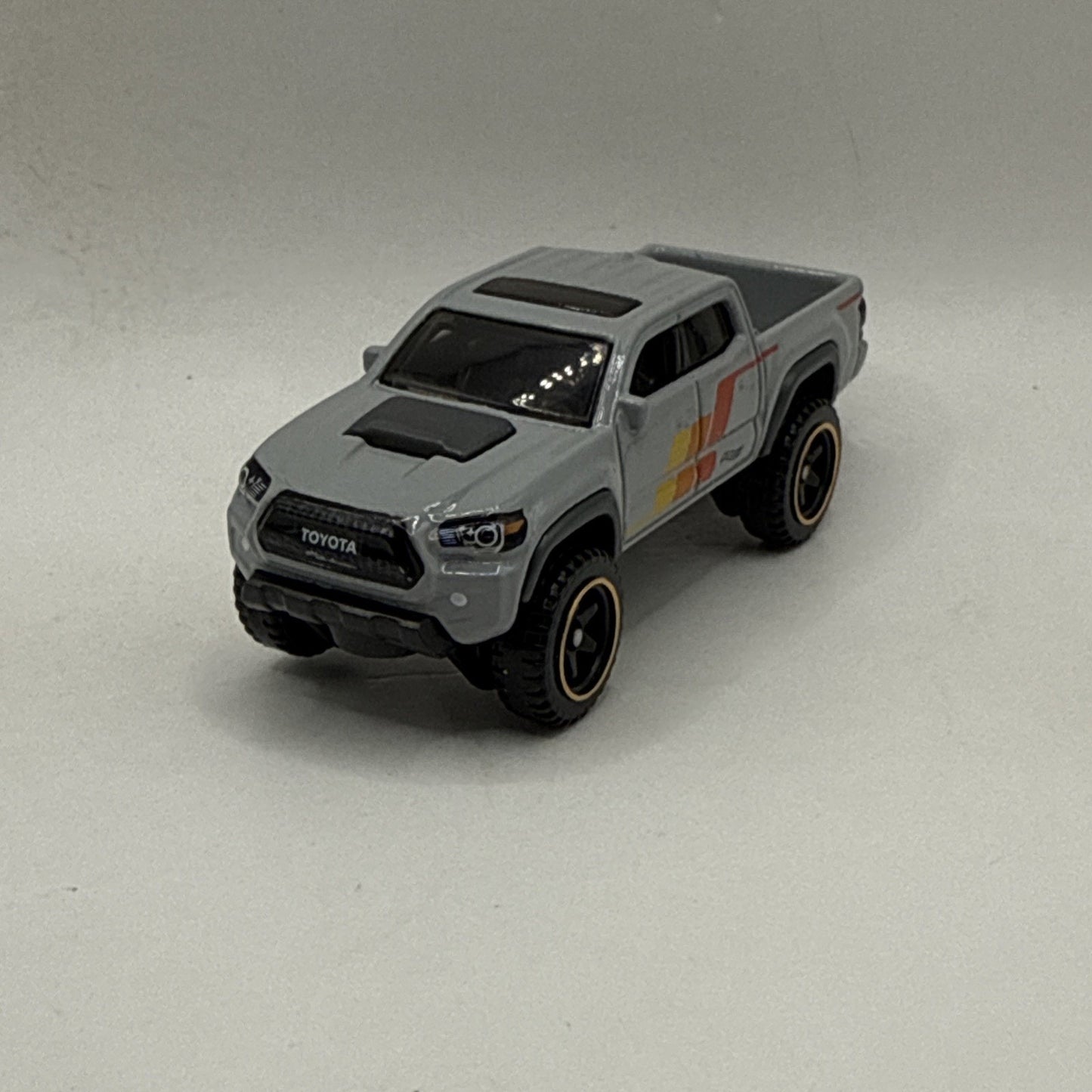 2021 Hot Wheels HW Remote Adventures '20 Toyota Tacoma Off-road Truc 1:64 Scale