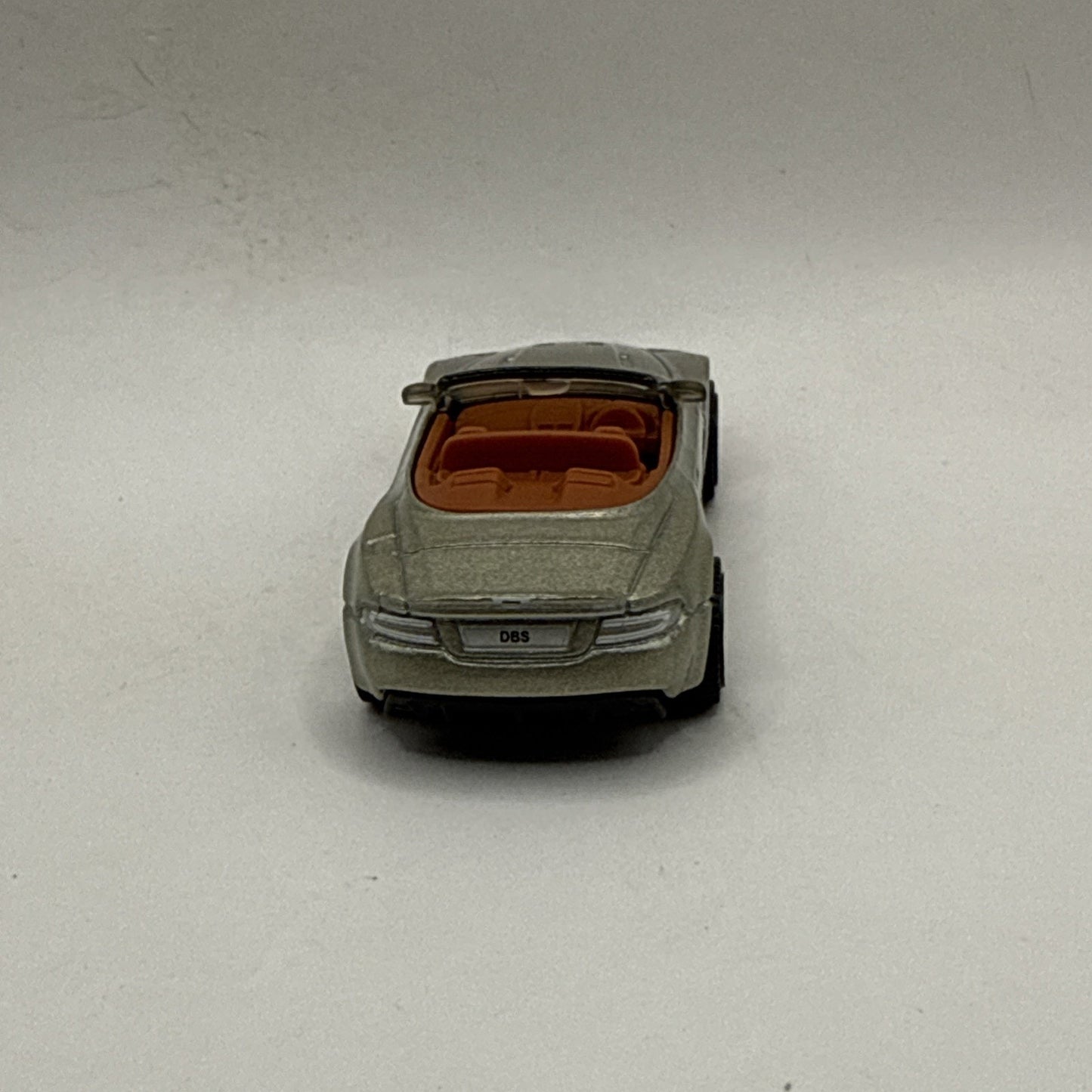 MATCHBOX BLUE HIGHWAYS II - ASTON MARTIN DBS VOLANTE CHAMPAGNE 1:64