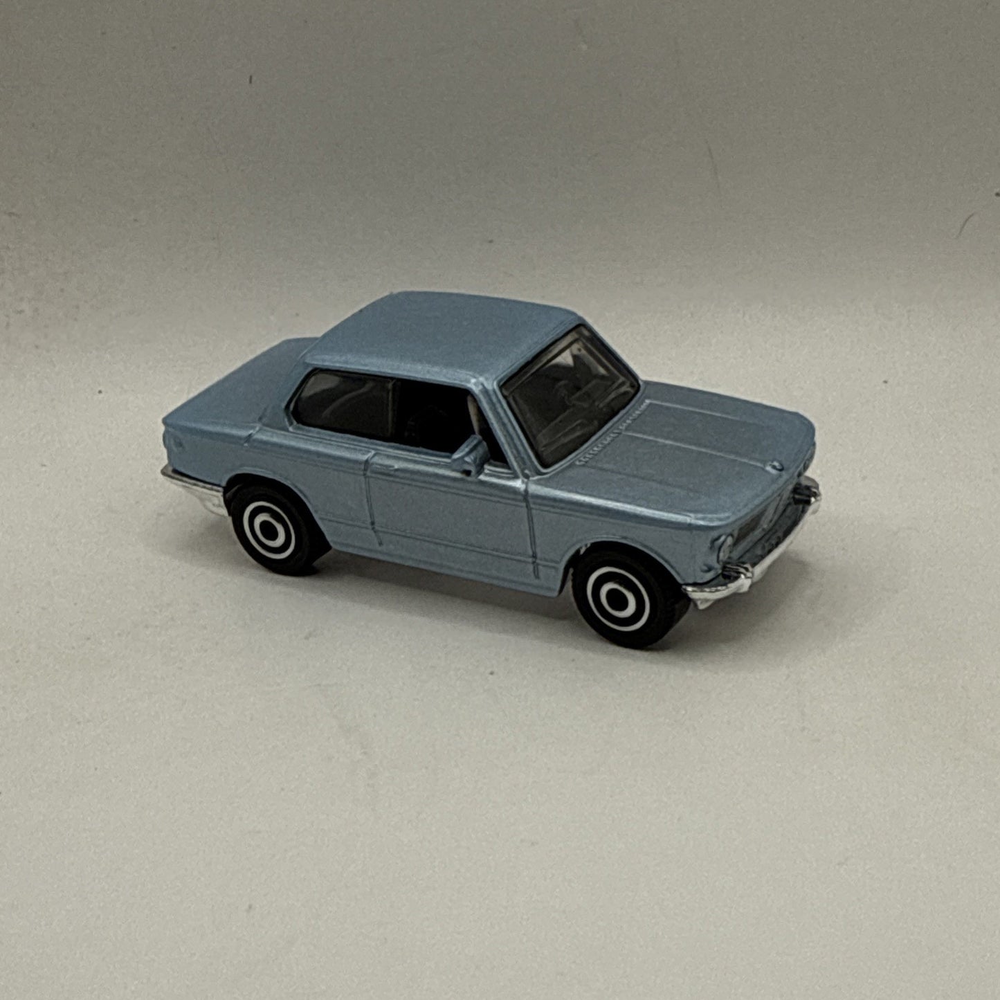 2002 Matchbox 1969 BMW 1/64 Scale Die-cast Toy Car European Classic