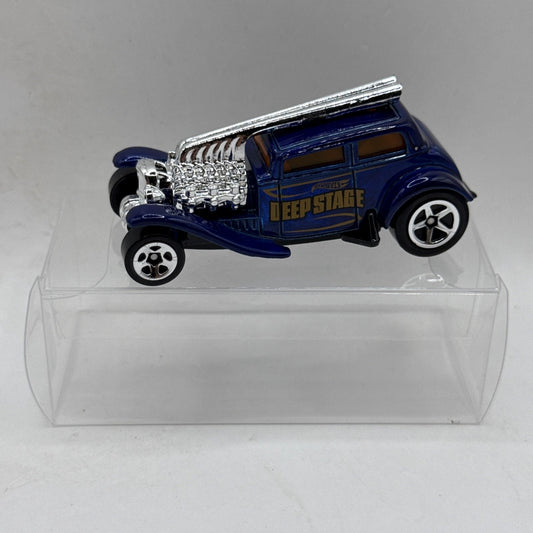 2006 Hot Wheels Straight Pipes 2006 Blue Deep Stage Race Toy Car 1:64 Scale