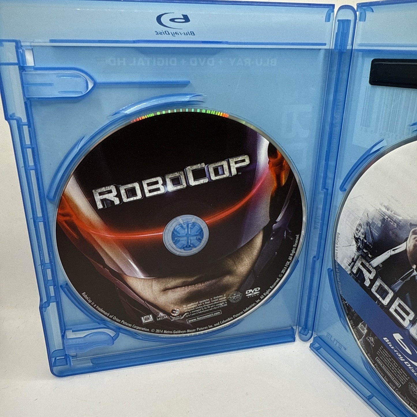 Robocop (2014) - Blu-Ray & DVD - Michael Keaton, Samuel L Jackson, Gary Oldman