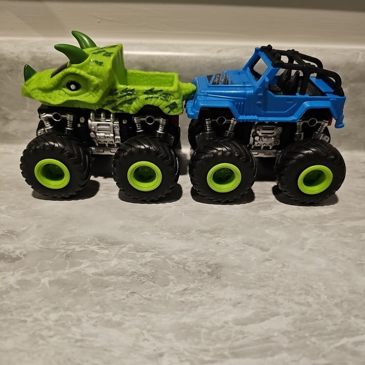 Kid Connection MONSTER TRUCK Green Triceratops & Blue Jeep Wrangler 4.5" Toys