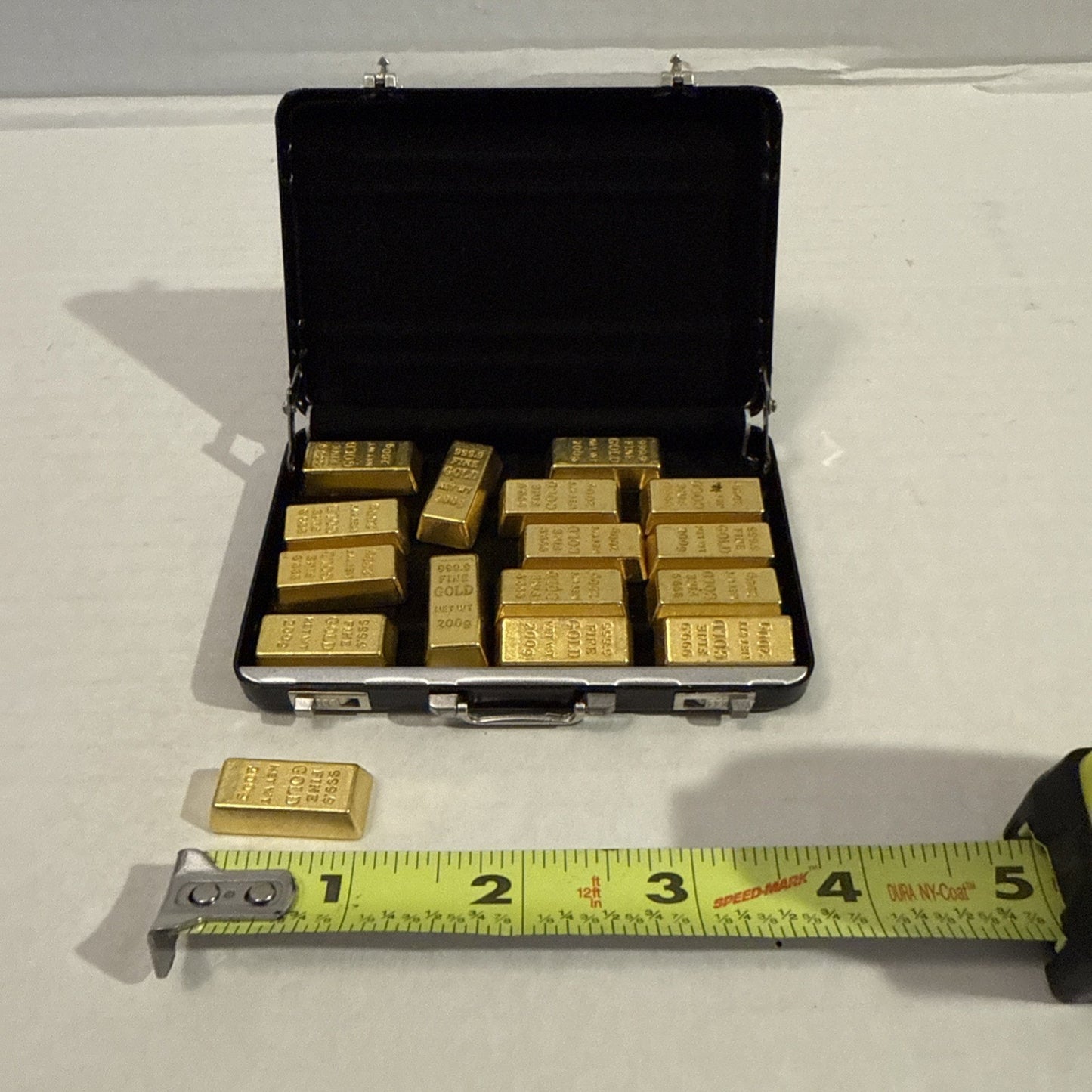 Lot Of Toy Action Figure Gold Bars & Briefcase - Play Money Mini Accessories