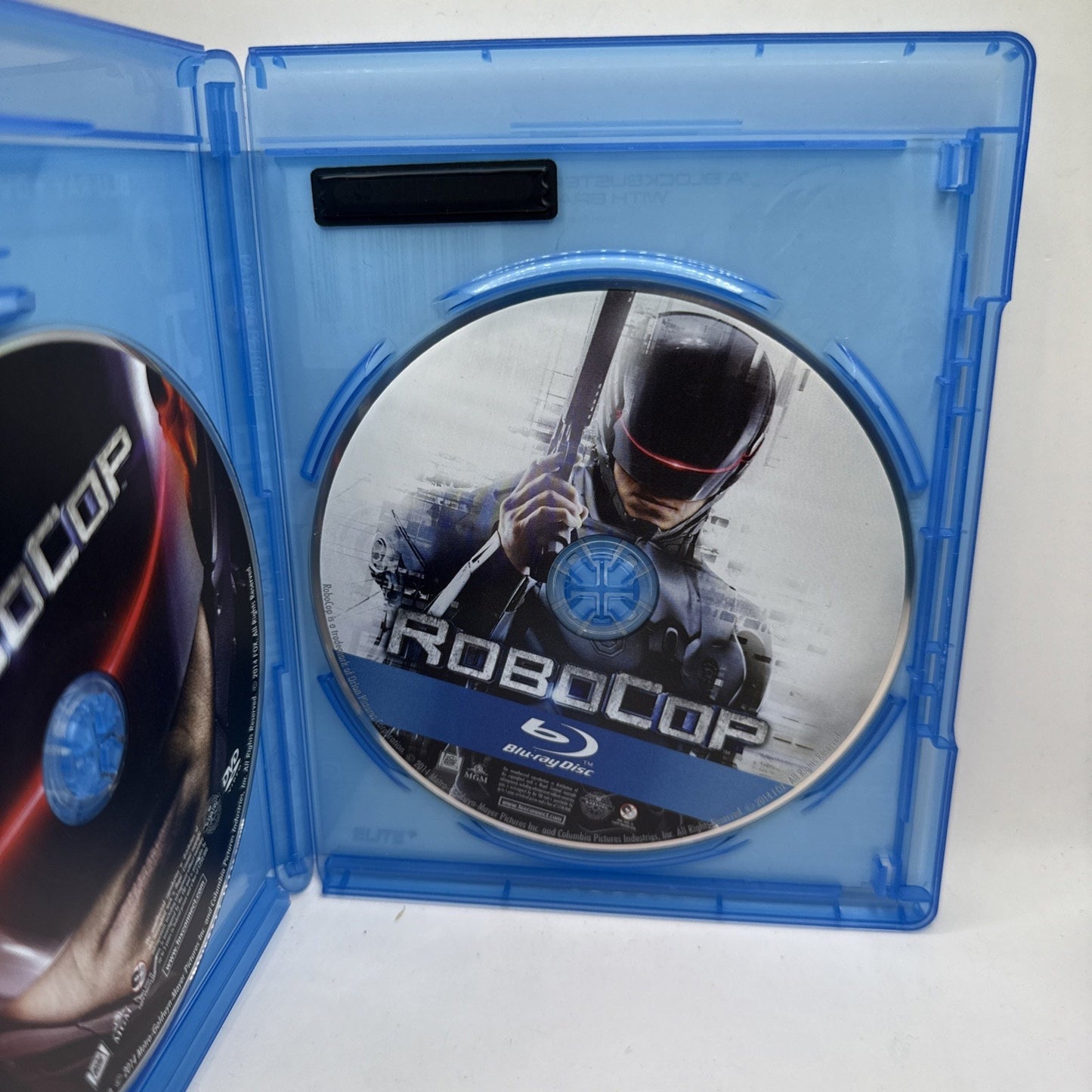 Robocop (2014) - Blu-Ray & DVD - Michael Keaton, Samuel L Jackson, Gary Oldman