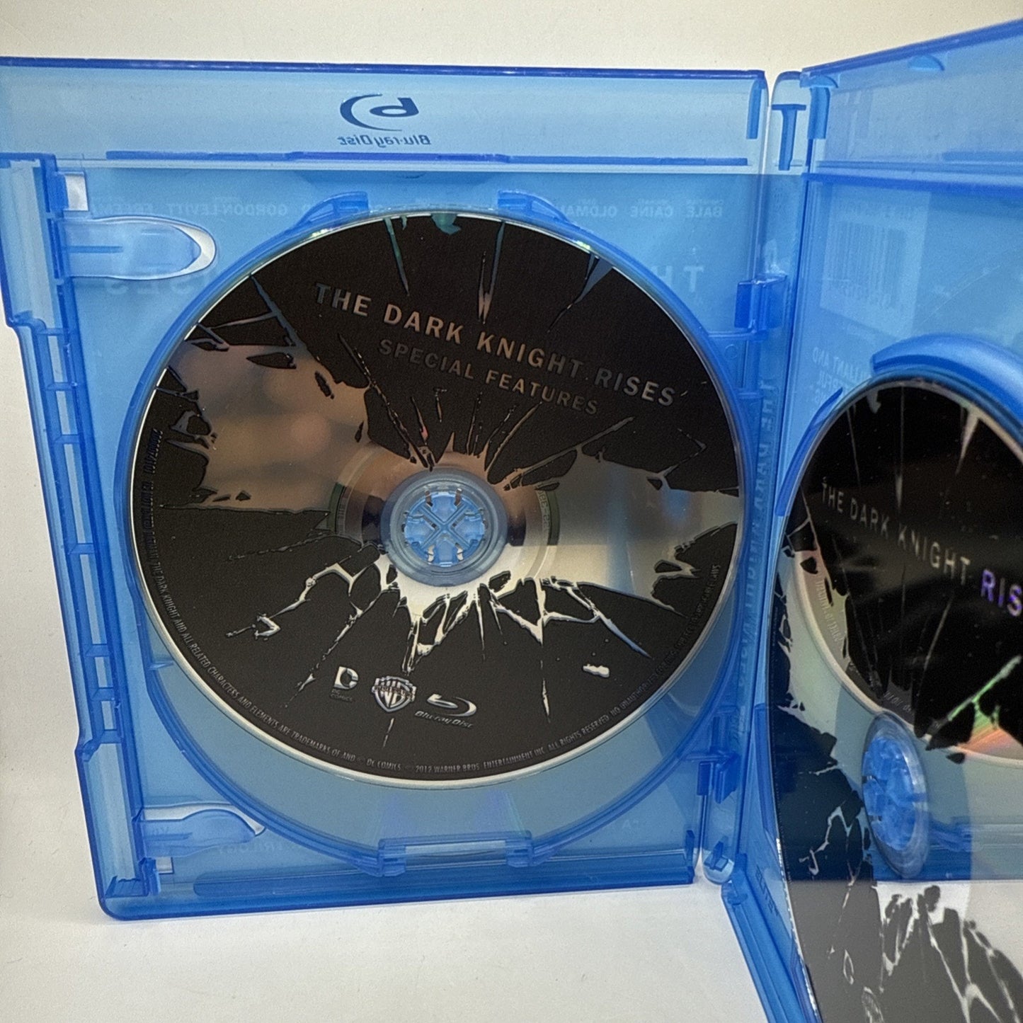 Batman The Dark Knight Rises Blu-Ray & DVD Combo - Christian Bale