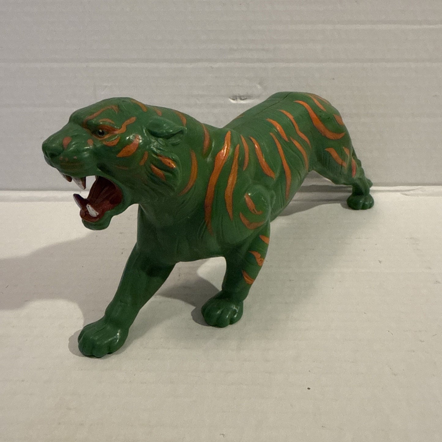 HE-MAN MOTU Battle Cat VTG Figure Masters Universe Toy Display