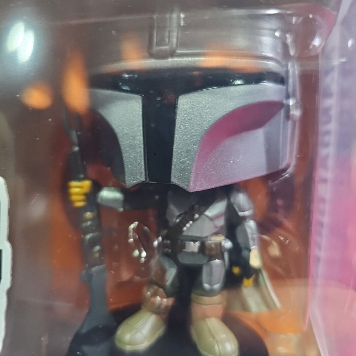 Funko POP! Star Wars The Mandalorian 345 Beskar Armor Vinyl Figure In Protector