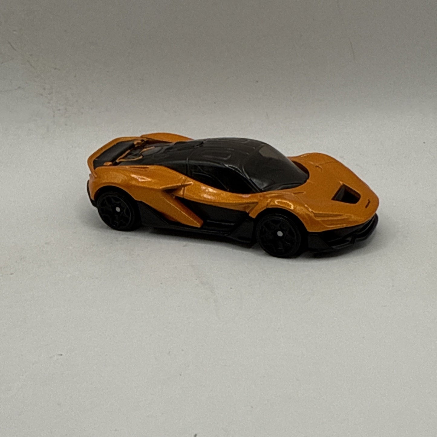 Hot Wheels McLaren W1 Orange 1:64 Scale Diecast Mattel Toy Car HW Race Day